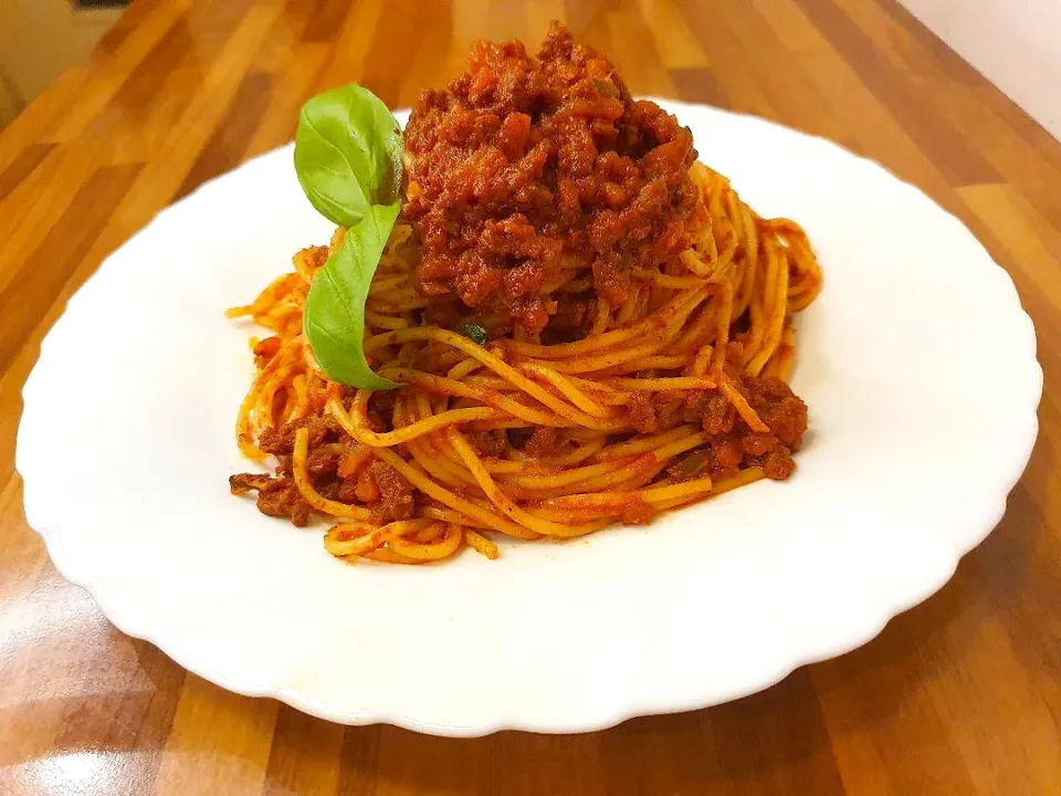 Snapdishの料理写真:Spaghetti Alla Ragu Bolognese|aliさん