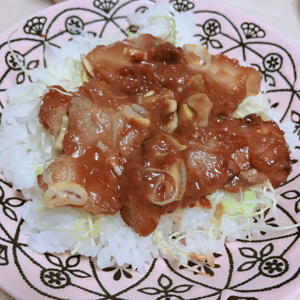 豚バラ味噌焼きキャベツ丼|のあママさん