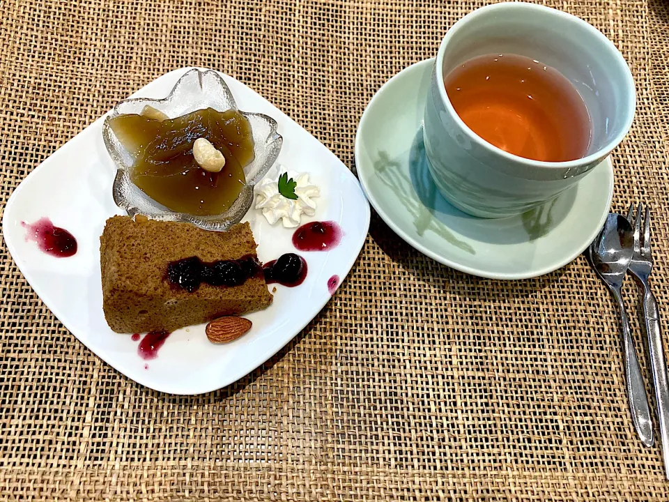 コーヒーシフォンケーキ・お抹茶ようかん・ざくろティー|ＥMＩさん