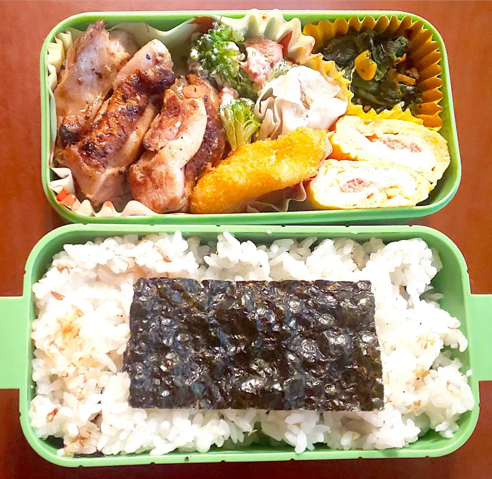 lunch box🍱社会科見学
<男梅海苔ご飯･ﾁｷﾝｽﾃｰｷ･焼売･ﾌﾞﾛｯｺﾘｰのたらこﾏﾖ和え･たらこ入り出汁巻卵･ｺｰﾝｸﾘｰﾑｺﾛｯｹ･ほうれん草のﾊﾞﾀｰｿﾃｰ>|🌈Ami🍻さん