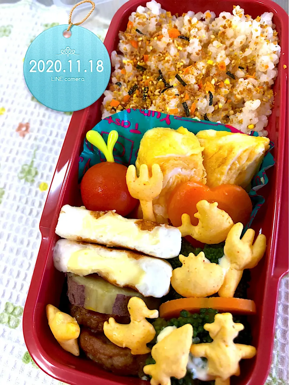 Snapdishの料理写真:お菓子が大暴れなJKお弁当|harutomomamaさん