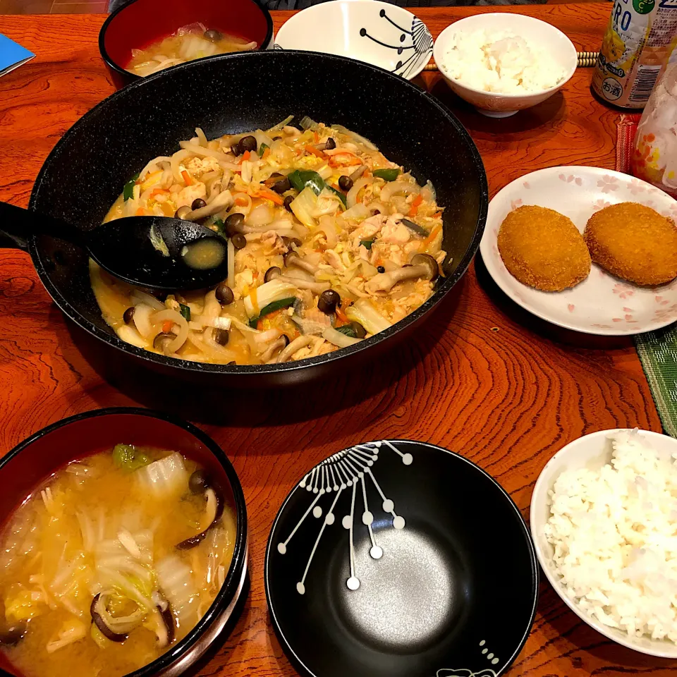 鮭のちゃんちゃん焼き風😋きのこ汁🍄|すかラインさん