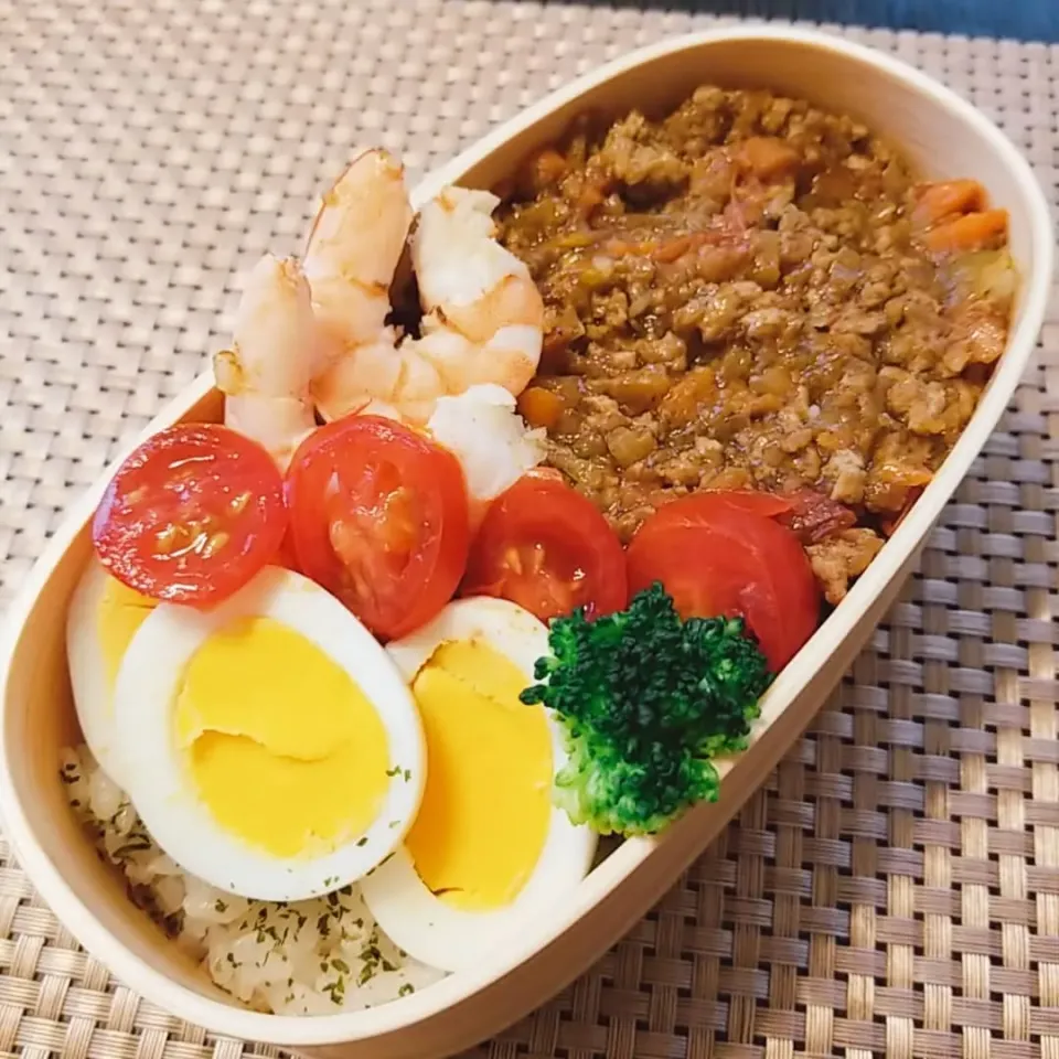 Snapdishの料理写真:今日のお弁当。キーマカレー。|yoshiyoshiさん