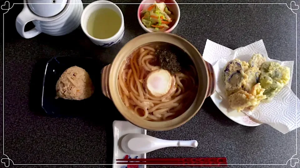 お昼ごはん『月見鍋焼きうどん』|emiさん