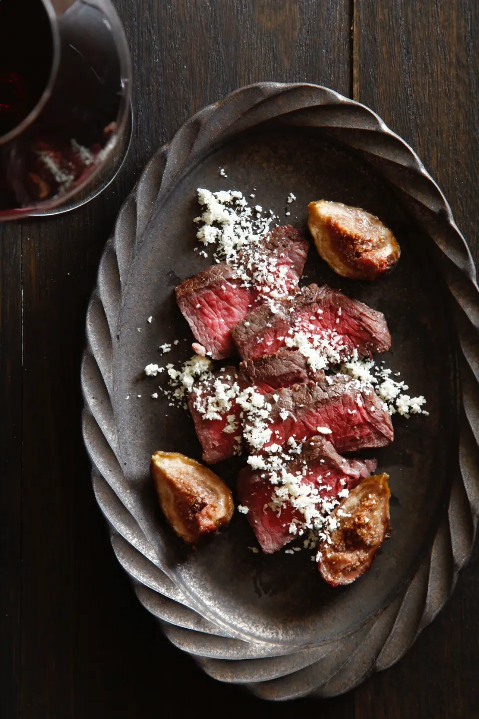 国産牛ランプステーキ、フローズンブルーチーズかけ、セミドライ無花果添え　　　Wagyu steak with frozen blue cheese|マユマユさん