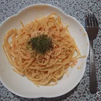 Snapdishの料理写真:鮭フレークで作るクリームパスタ（チーズなし）|はるさん