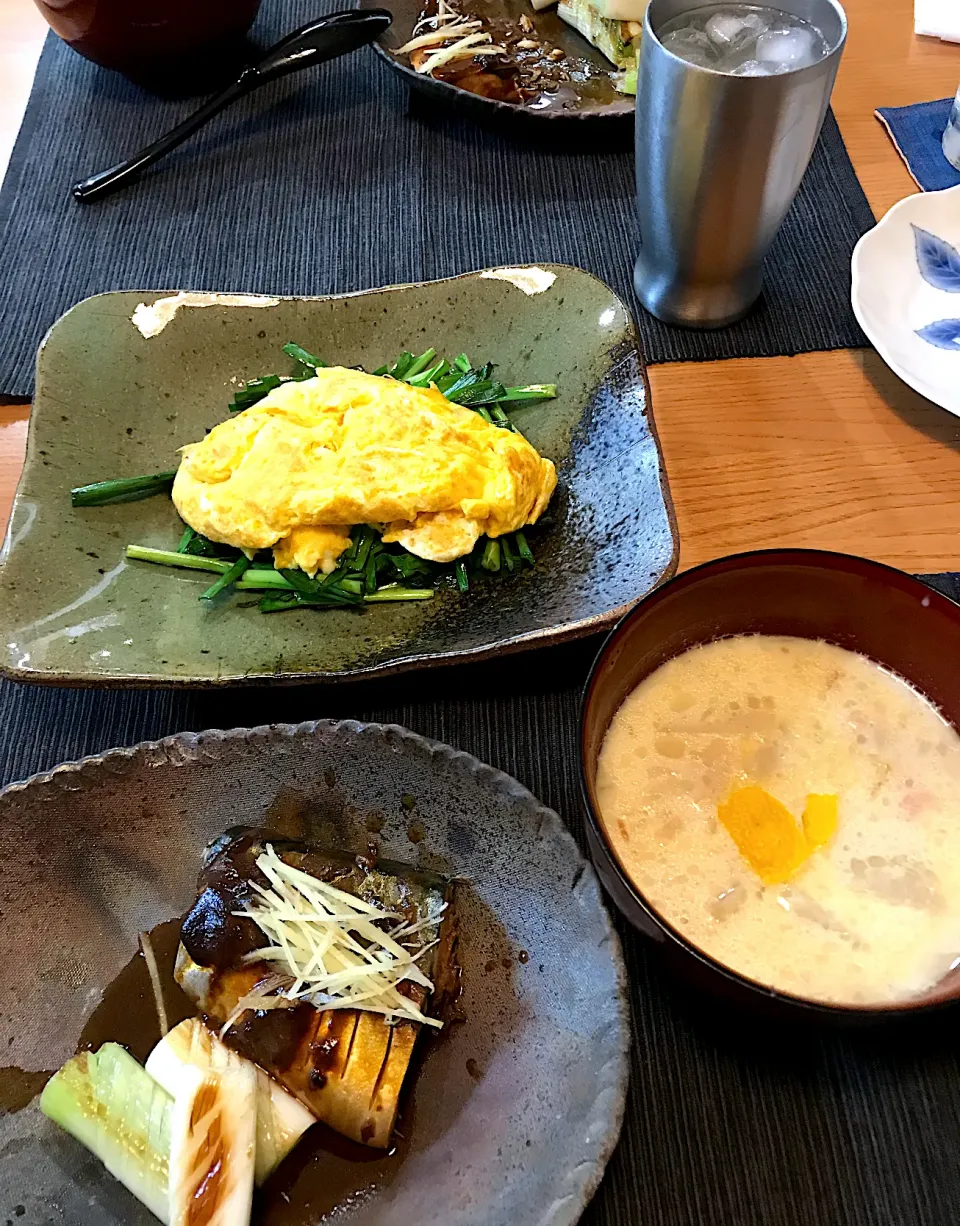 サバ味噌煮、カブとベーコンの豆乳汁、ニラ玉|sobacoさん