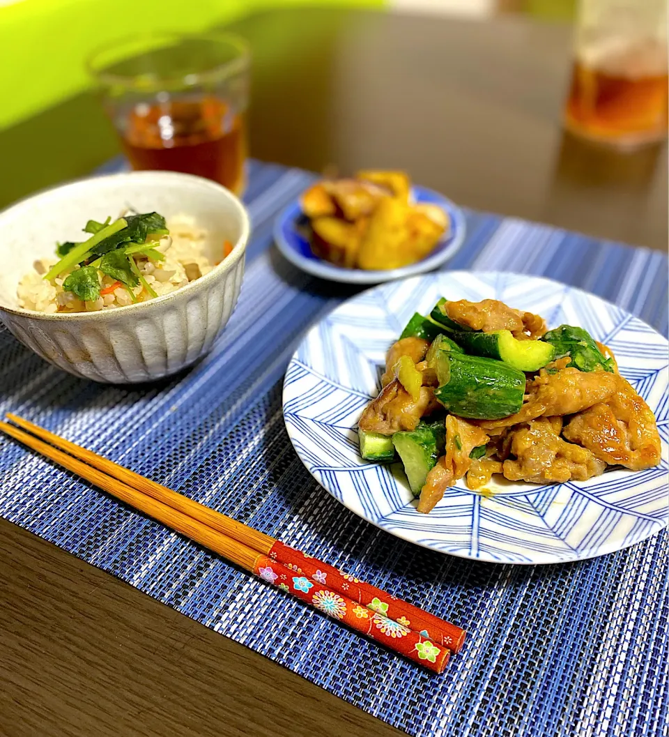 豚ときゅうりの味噌炒め　舞茸とごぼうの炊き込みご飯　さつまいもとちくわの甘辛煮|ちぐあささん