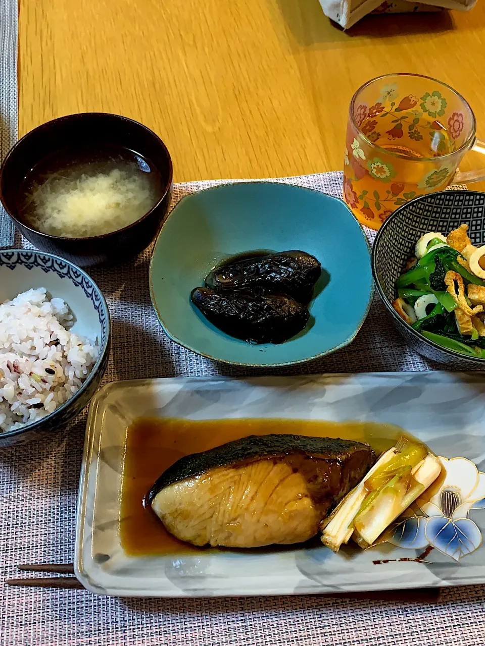 Snapdishの料理写真:ぶりの照り焼きで晩御飯|Mikaさん