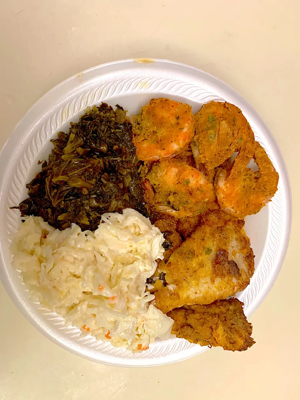 Catfish nuggets fried shrimp Collard greens and coleslaw|Kareem Boogieさん