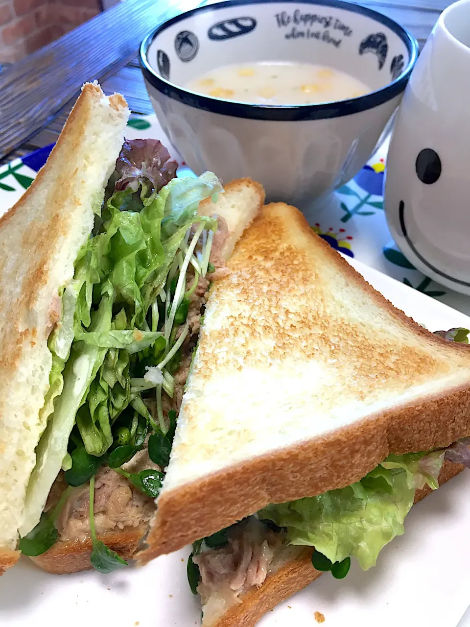 野菜たっぷりツナホットサンドとポタージュでlunch🥪|ようか✩.*˚さん