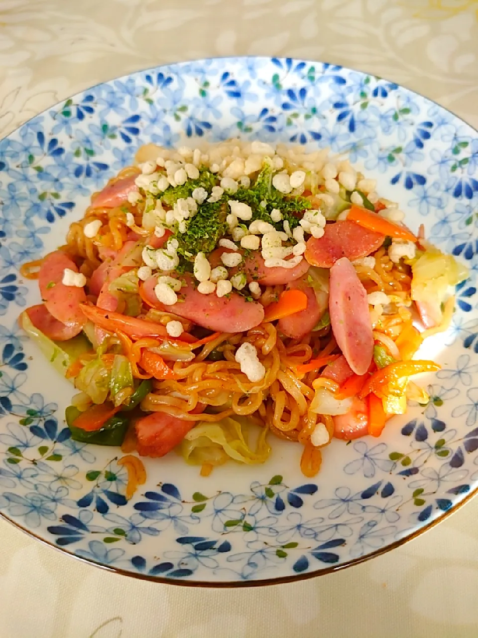 お昼はインスタント焼きそば
日清焼そば|🍒ふみりん🍒さん