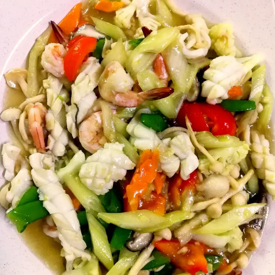 mixed vege seafood|Chin Kenlyさん