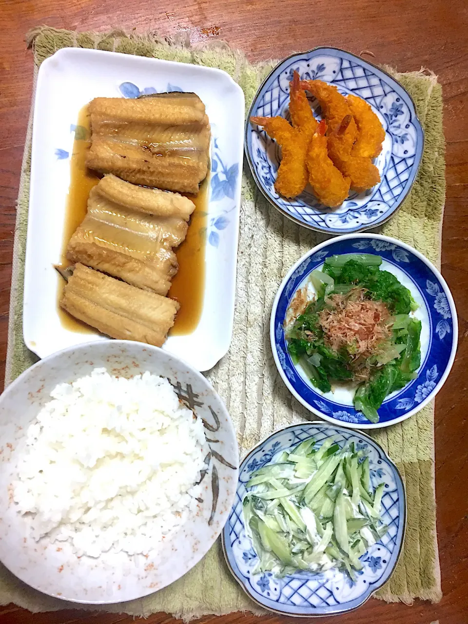 Snapdishの料理写真:夕飯！穴子とエビフライと山東菜のお浸しにキュウリのマヨネーズ和え！|あろっぱさん