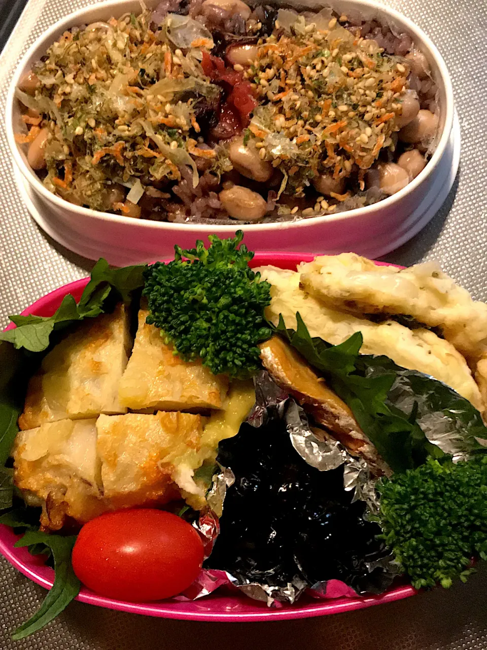 サツマイモ天とお好み焼き、焼き鯖のお弁当❣️|うまのしっぽさん