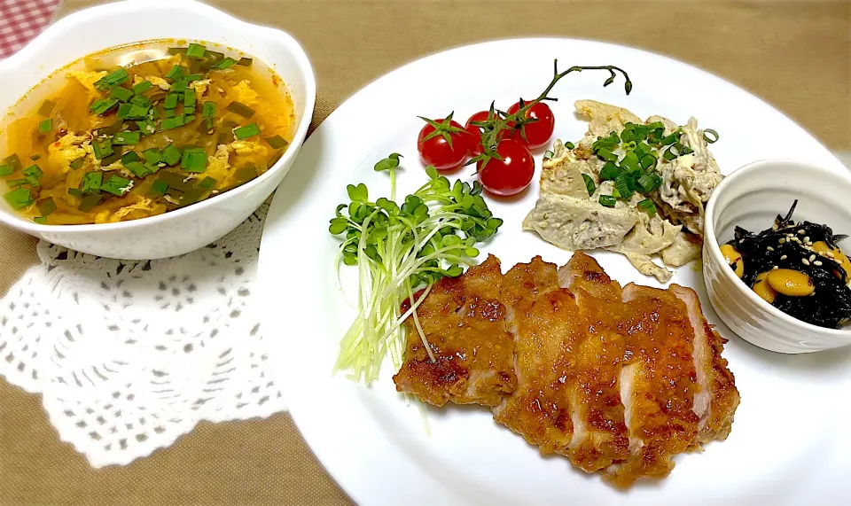 リュウジさんの
🌱至高の味噌漬け豚
蓮根と舞茸のマヨ和え
ひじき大豆煮
ベランダ🌱菜園のプチトマト🍅
サンラータン|eiyadeさん