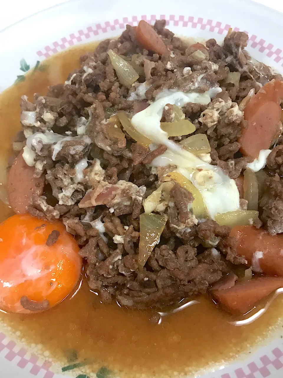 Snapdishの料理写真:テキトーに作った、味醂、醤油、砂糖で味付け、ひき肉＆玉ねぎ炒め♫wwwww|Yoshihiro Andoさん