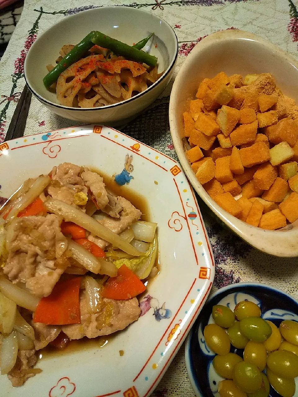 今日の晩御飯
※豚コマと白菜の生姜炒め
※レンコンとゴボウとインゲンのきんぴら
※大根きな粉
※銀杏
※ハイボール|れあMIXさん