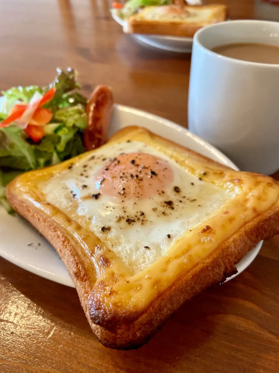 11/21の朝食　いつもの目玉焼きトースト|yoneさん