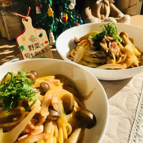 「ぶなしめじ」を使ってみたSnapdishの料理・レシピ写真:本日のランチはきのこの和風パスタ🍄