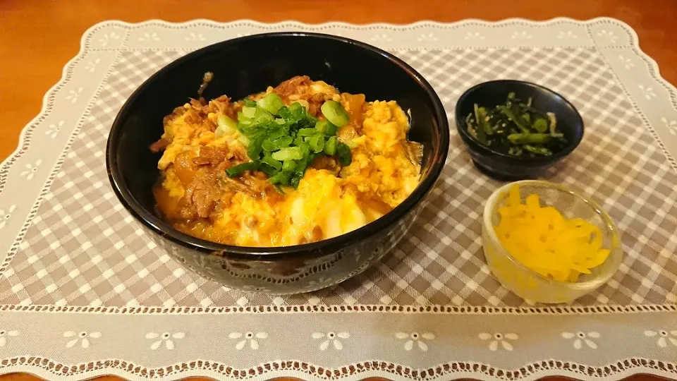 Snapdishの料理写真:☆他人丼
☆春菊のしらすごま油炒め
☆刻みたくあん|chikakoさん