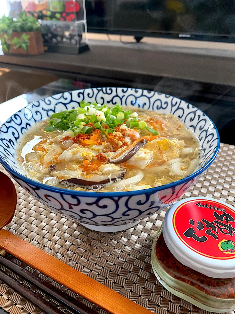 ゆかりさんの料理 きのこの卵とじうどん🍄|ゆかりさん