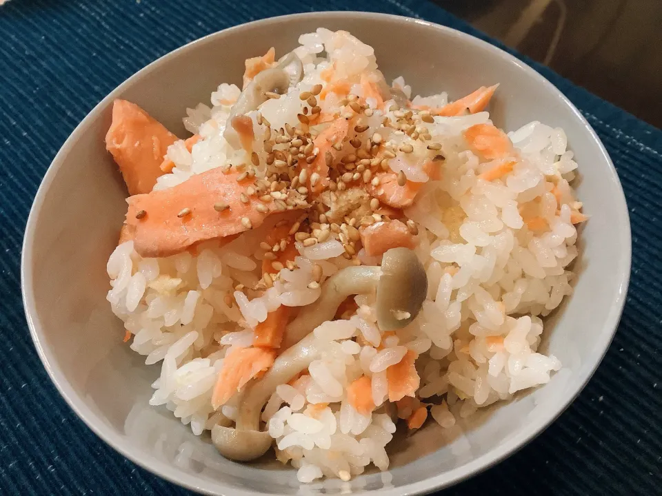 季節の炊き込みご飯😋|アライさんさん