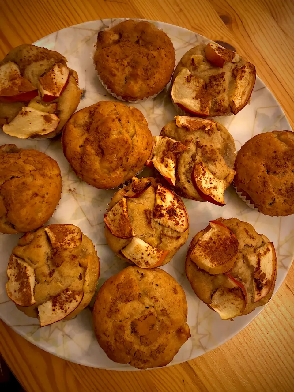 Vegan apple cinnamon muffins 🍎|MissYumYumさん