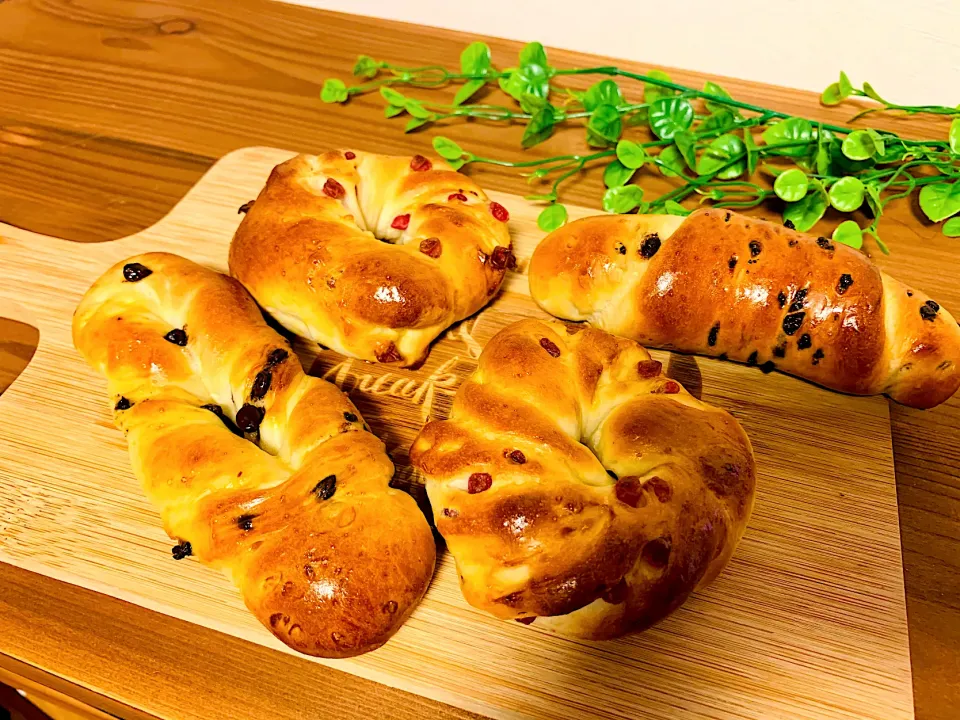 手作りパンde朝ごパン🥐いちごジャムパン＆チョコチップパン|いちごさん