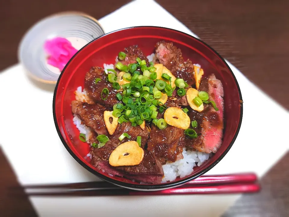 ★昨夜の実家ご飯★
🐃ステーキ丼|☆Chieco☆さん