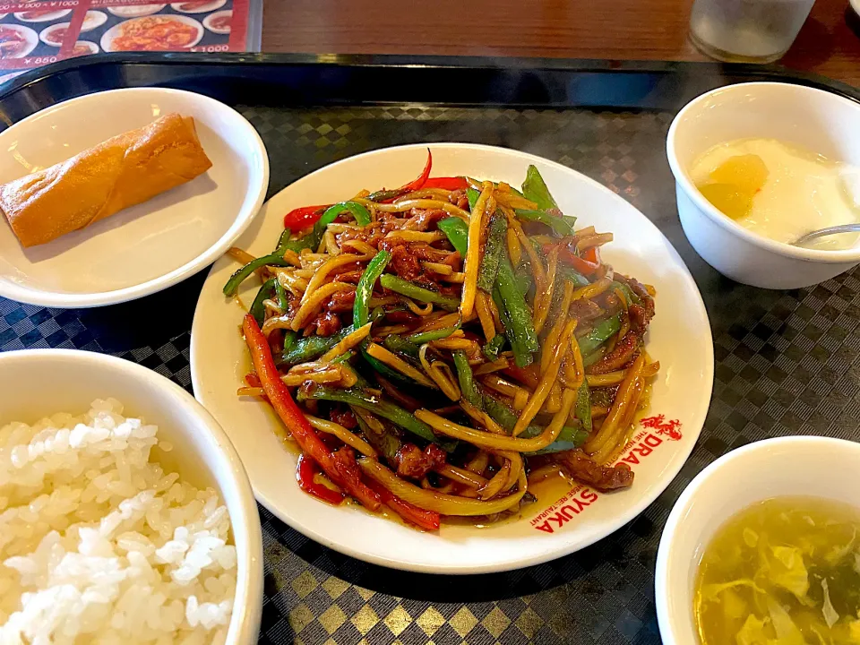 Snapdishの料理写真:青椒肉絲ランチ|かぬさん