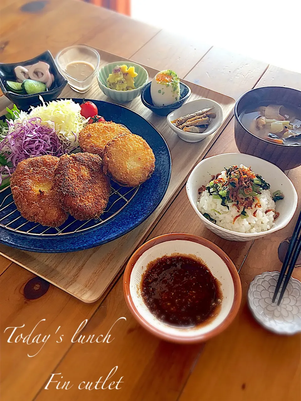 サミカさんの料理 あみえびのおにぎりを参考に〜あみえびの大根葉ふりかけ🦐在宅研修の長女ランチ〜記録🍚|Naoさん