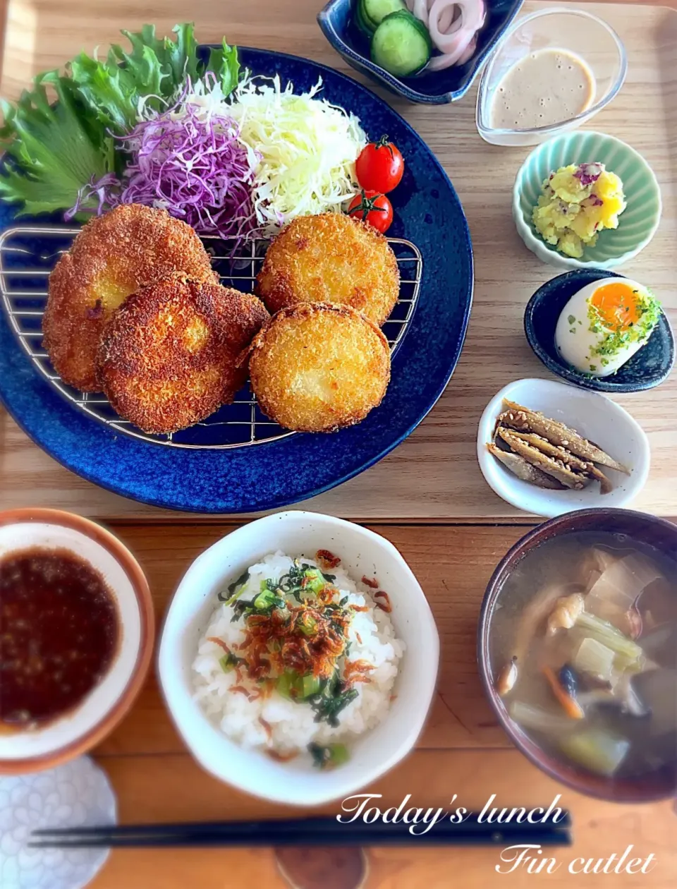 サミカさんの料理 あみえびのおにぎりを参考に〜あみえびの大根葉ふりかけ🦐在宅研修の長女ランチ〜記録🍚|Naoさん