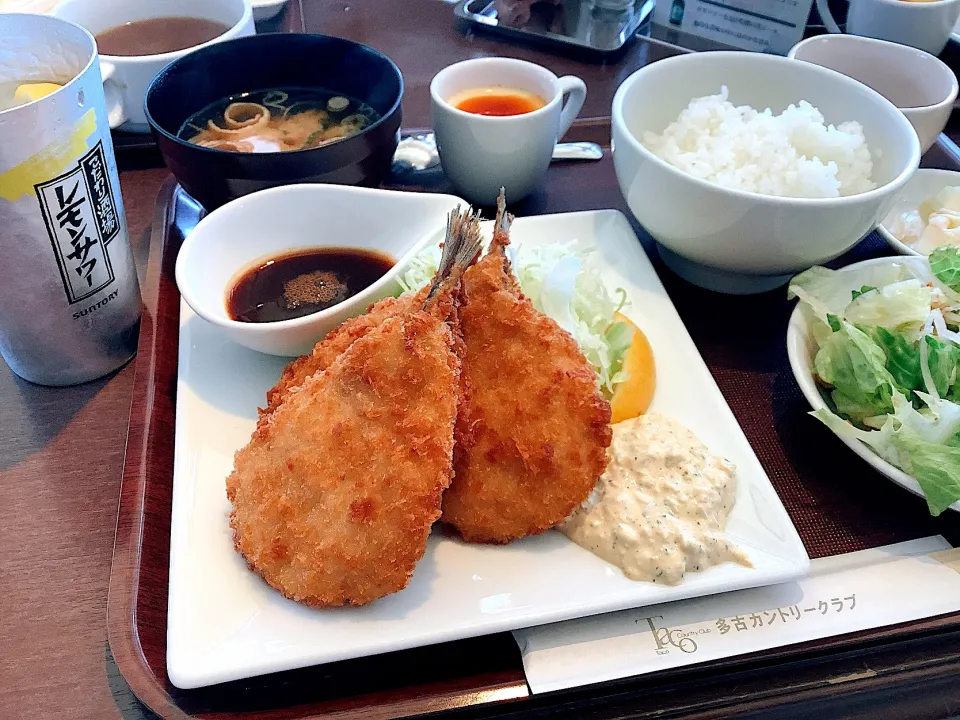 秋のゴルフ場飯⛳️🏌️‍♂️🍁アジフライ🐟😋|アライさんさん