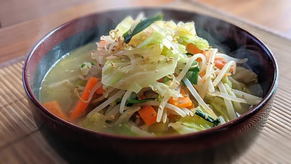 Snapdishの料理写真:サッポロ一番塩ラーメン🍜
の昼ごはん✨|kaz(*･ω･)さん