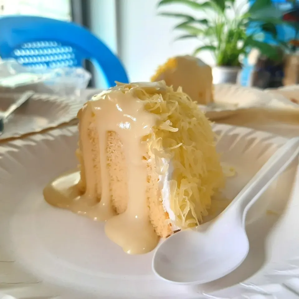 Snapdishの料理写真:cheese lava cake|koayekyawさん