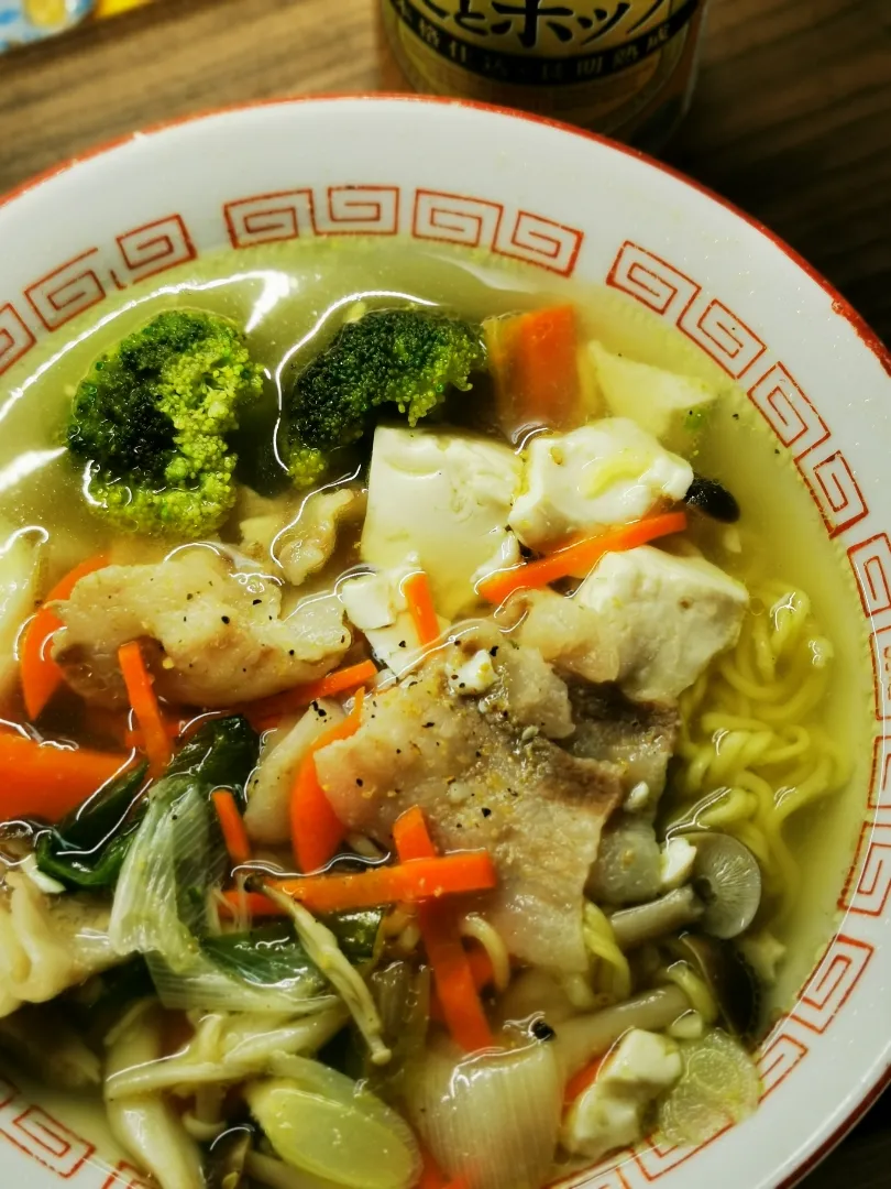 ペンギンさんの料理 らでぃっしゅぼーやさんの人参を使って

ひと恋しい🍲塩ラーメン👌🏿😋|ペンギンさん