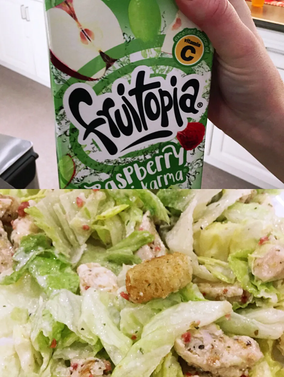 Fruitopia and a chicken Caesar salad|ninja kittyさん