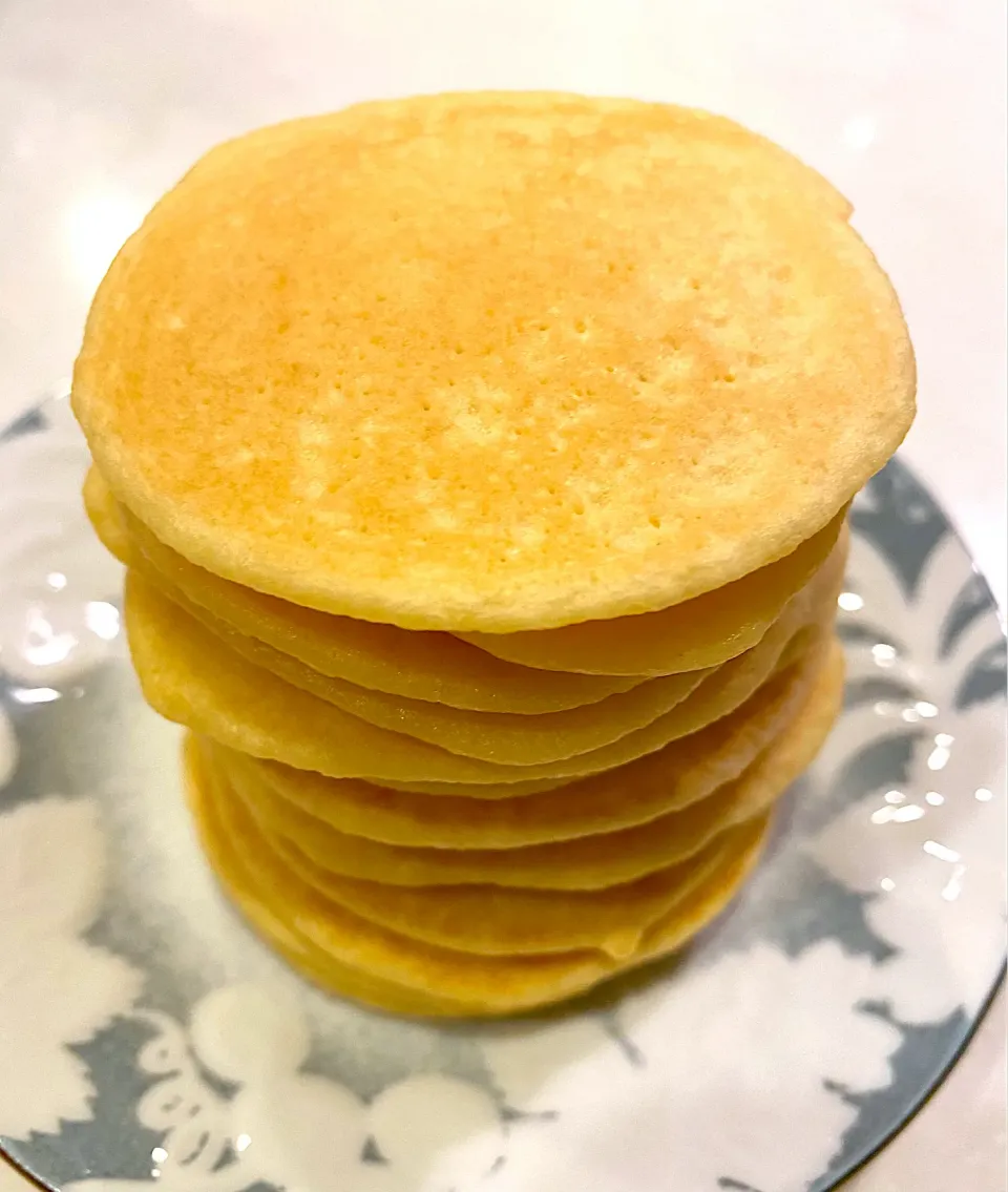 ココナッツオイル🥥でそのままでもパクパクいけちゃう一口パンケーキ🥞|みうのすけさん