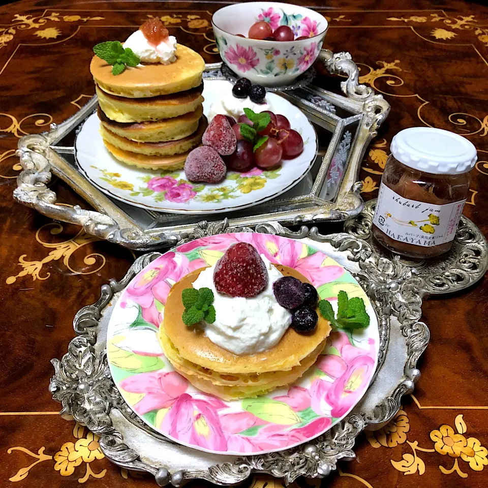 henryさんの料理 フルーツ🥭パンケーキ💐|henryさん