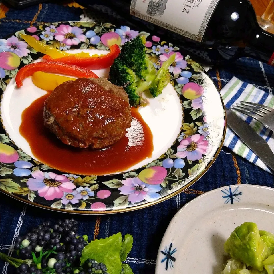 Snapdishの料理写真:シュトママさんの料理 手作り手こねハンバーグ|とまと🍅さん