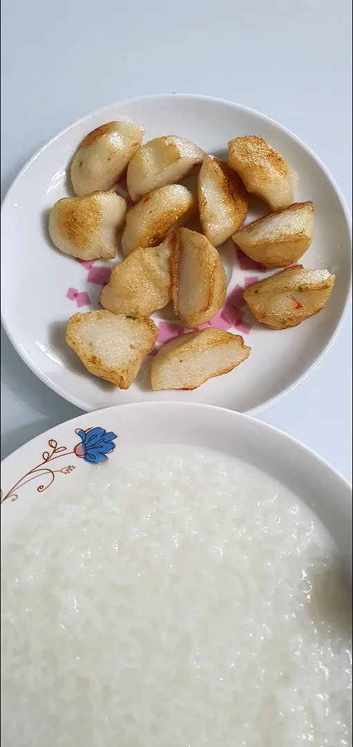 Simple porridge + fried fish cakes 🥰😍|🌷lynnlicious🌷さん