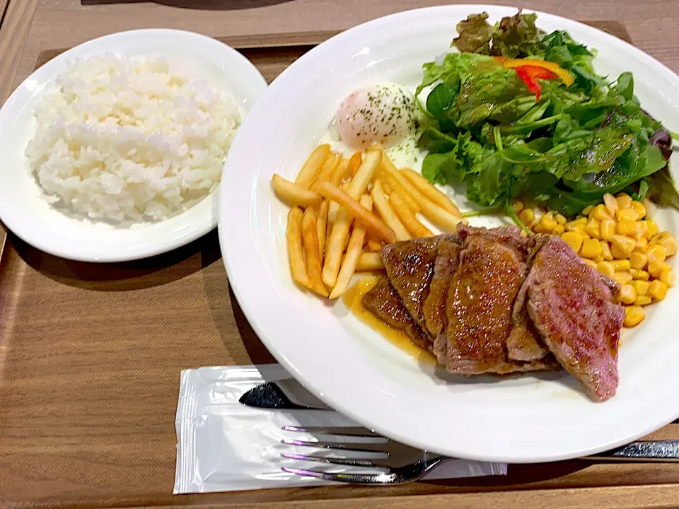 Snapdishの料理写真:黒毛和牛焼肉ランチ|aico☆さん