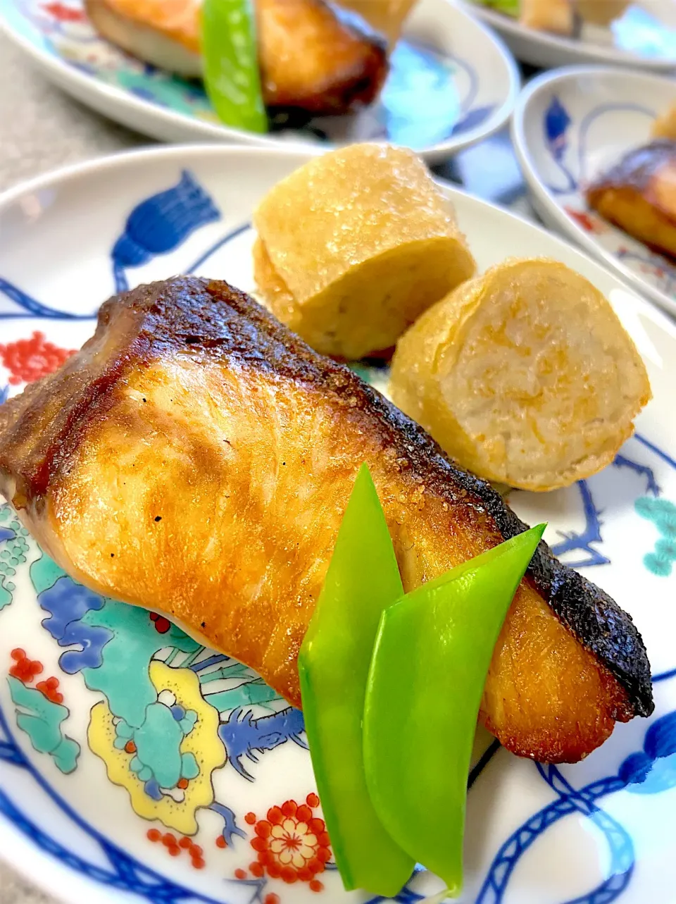 鰤の塩焼きと里芋の湯葉揚げ✨|てんてんさん