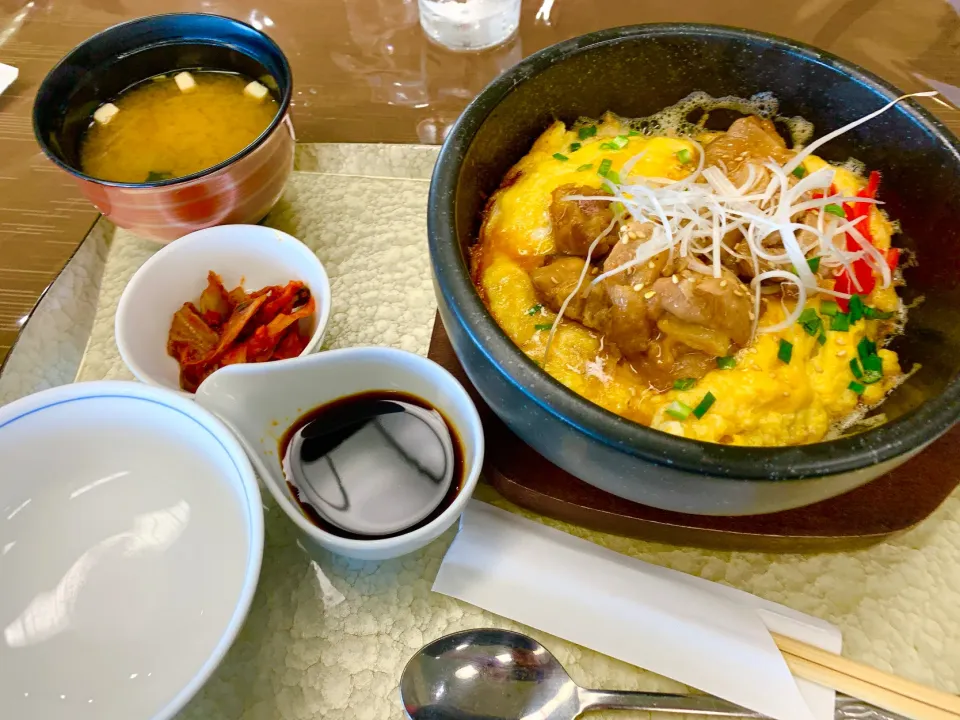 【ゴルフ場ランチ】石焼き照り玉子丼|ひろりんさん