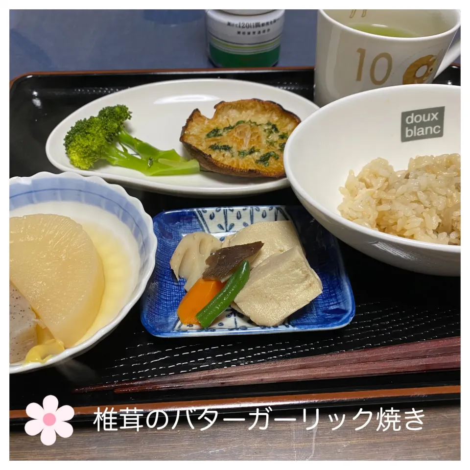 Snapdishの料理写真:椎茸のバターガーリック焼き|いのっちさん