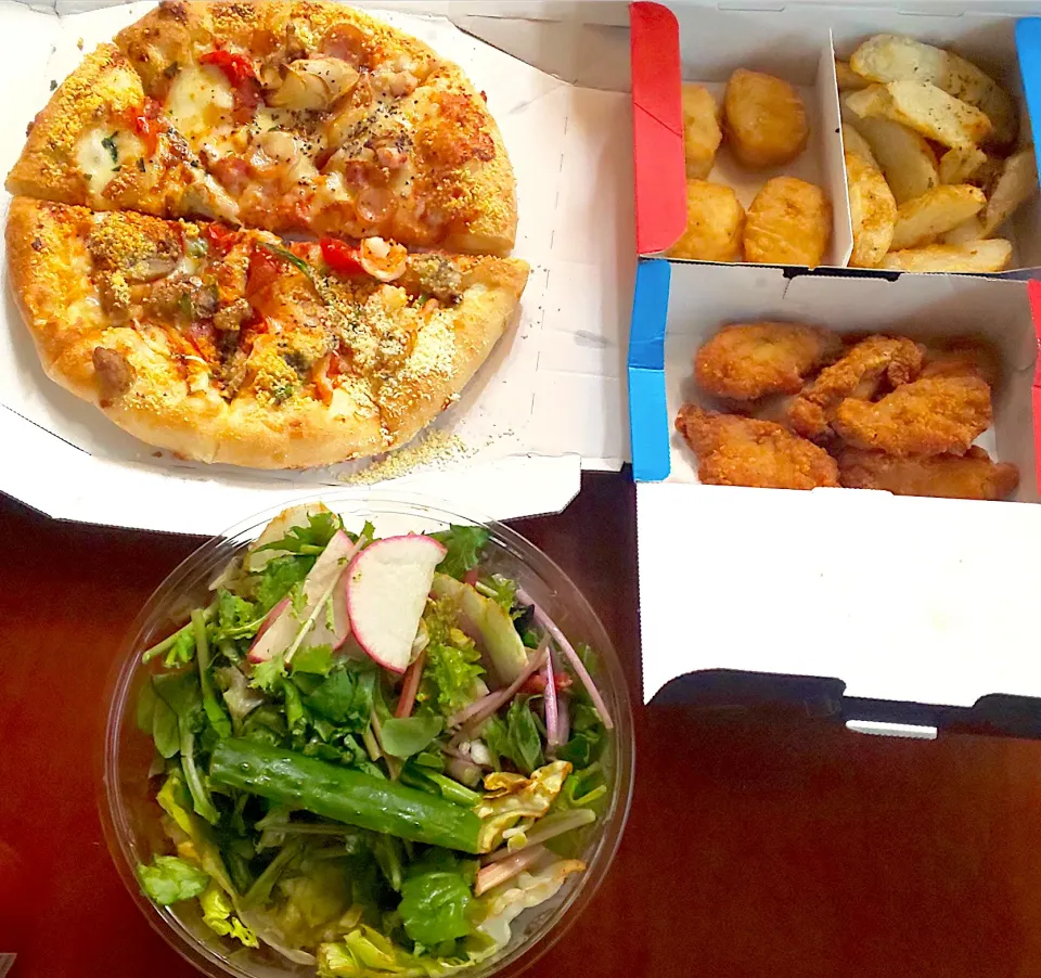 Sunday  brunch🍴Domino‘s Pizza🍕ｸｱﾄﾛ･ﾎﾟﾃﾅｹﾞ&ﾌﾗｲﾄﾞﾁｷﾝ･お野菜たっぷりｻﾗﾀﾞ|🌈Ami🍻さん