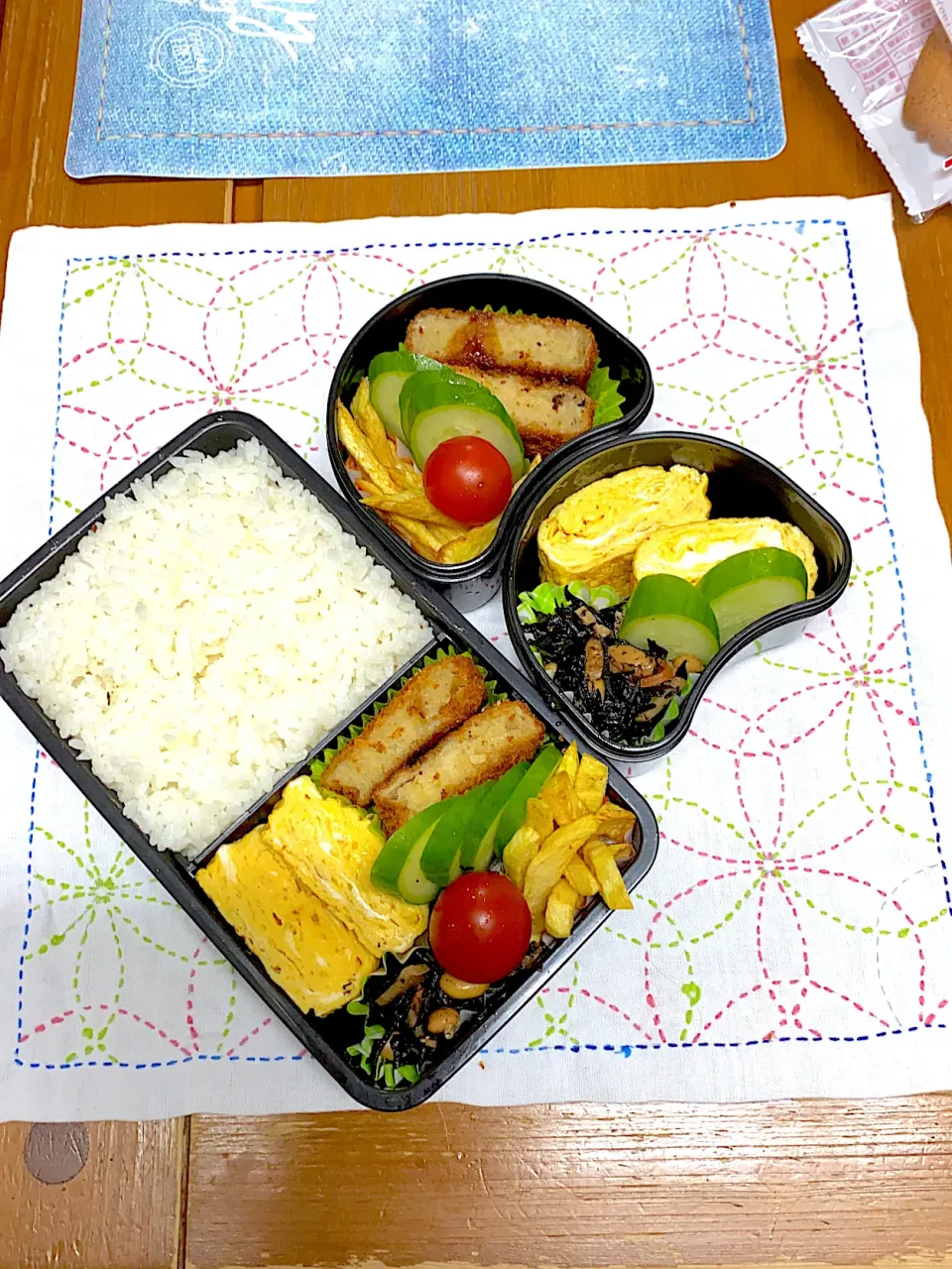 Snapdishの料理写真:11月24日コロッケ弁当|アッキーさん