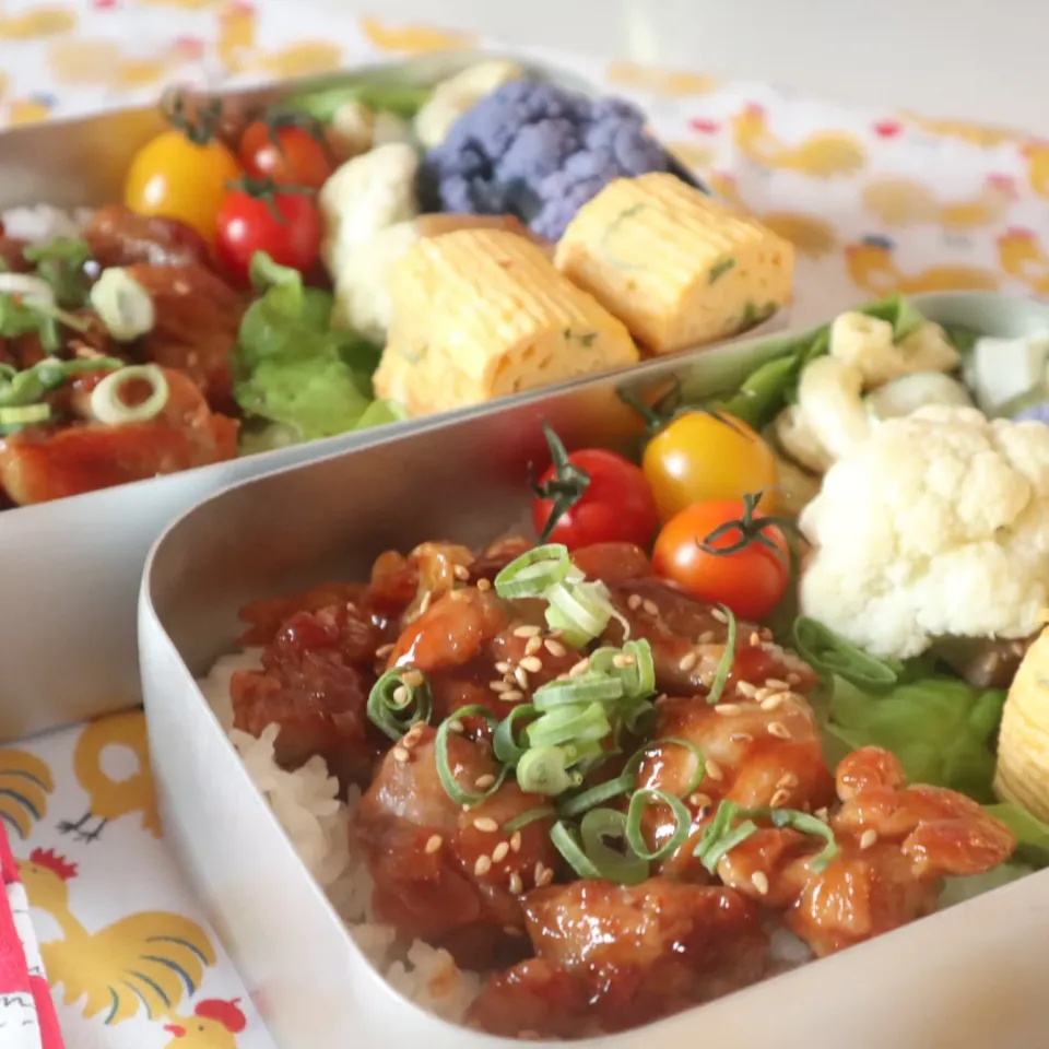 Snapdishの料理写真:中学生男子年子弁当🍱焼き鳥丼|なかじー。さん