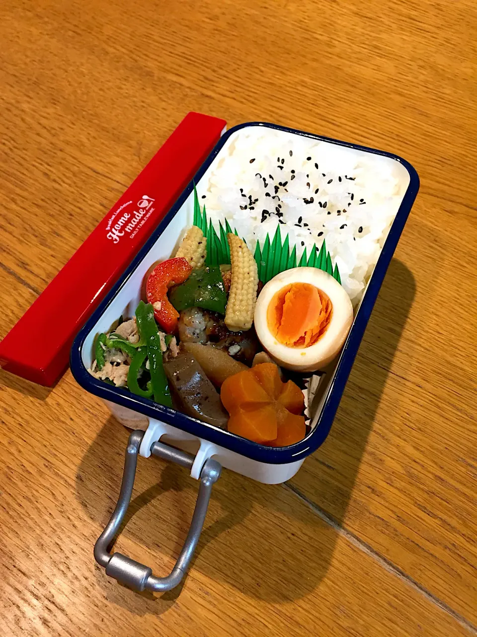 Snapdishの料理写真:娘ちゃん弁当 ガーリックバターチキン|まつださんさん